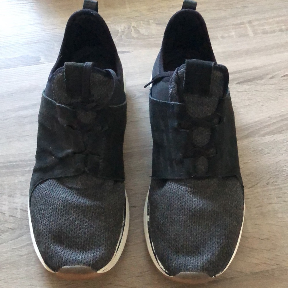 Skechers Memory Foam Shoes View 2